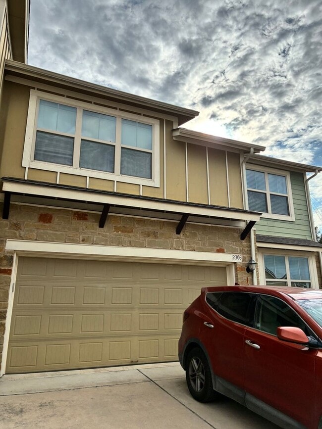 property at 1620 Bryant Dr