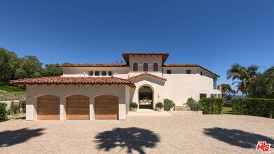 6420 Delaplane Rd in Malibu, CA - Building Photo - Building Photo