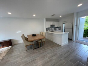 440 SE 2nd Ave in Deerfield Beach, FL - Foto de edificio - Building Photo