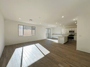 7519 Quail Rock Ave in Las Vegas, NV - Building Photo - Building Photo