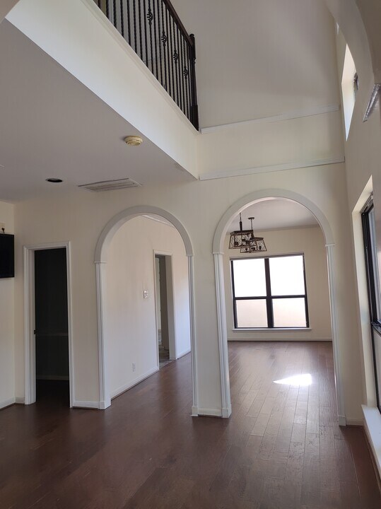 2454 Bering Dr in Houston, TX - Building Photo