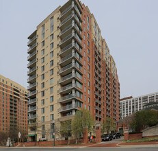 The Gallery at White Flint in Rockville, MD - Foto de edificio - Building Photo