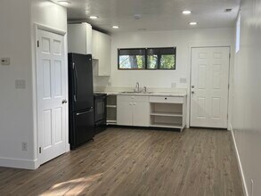 5366 S Jordan Canal Rd in Salt Lake City, UT - Building Photo - Building Photo