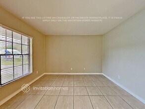 907 Skyview Dr in Brandon, FL - Building Photo - Building Photo