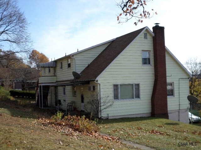 704 13th St in Windber, PA - Building Photo