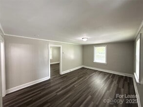 121 Patrick St in Gastonia, NC - Building Photo - Building Photo