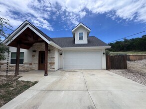 110 Brooklynn Ln in Canyon Lake, TX - Building Photo - Building Photo