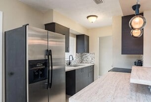 7707 Falcon St in Jacksonville, FL - Building Photo