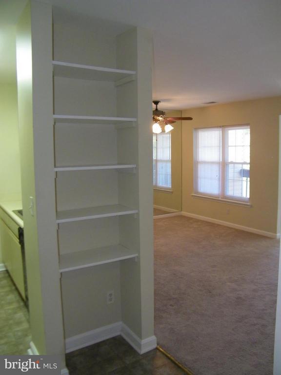 200 Juneberry Way in Glen Burnie, MD - Foto de edificio - Building Photo