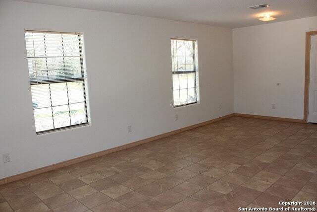 823 Bynum Ave in San Antonio, TX - Building Photo - Building Photo