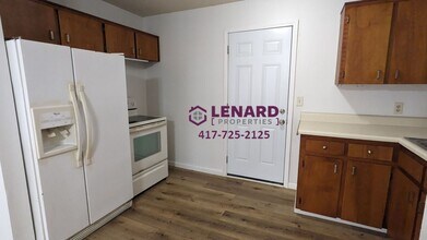 1701 E Chestnut St in Springfield, MO - Building Photo - Building Photo