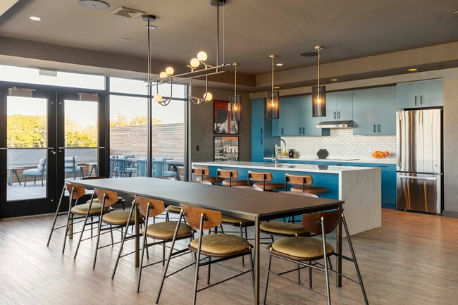 Amaya in Revere, MA - Foto de edificio - Building Photo