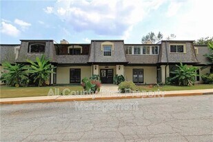 122 Rue Fontaine in Stonecrest, GA - Building Photo