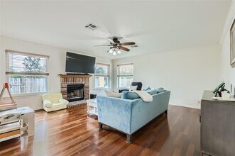 500 Hawthorn Ln in Round Rock, TX - Building Photo - Building Photo