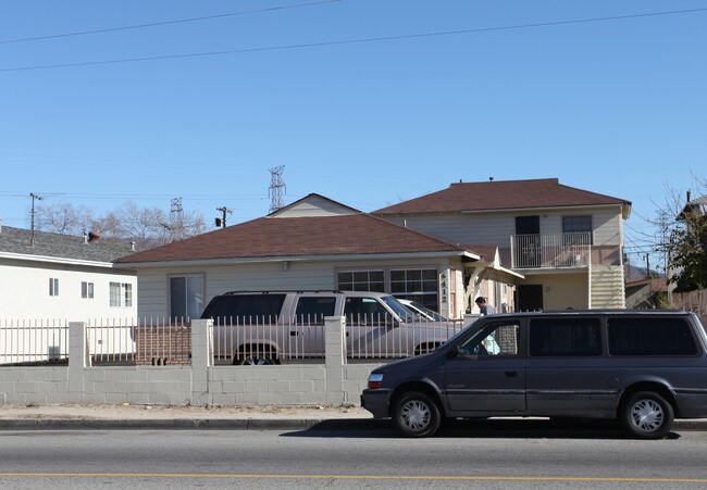 6412 Tujunga Ave in North Hollywood, CA - Foto de edificio - Building Photo