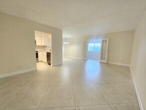3178 Via Poinciana in Greenacres, FL - Building Photo - Building Photo