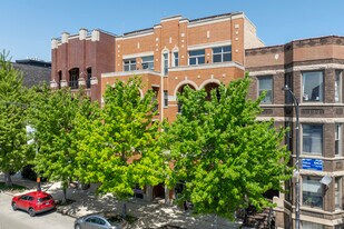 1130-1134 W Diversey Ave in Chicago, IL - Building Photo