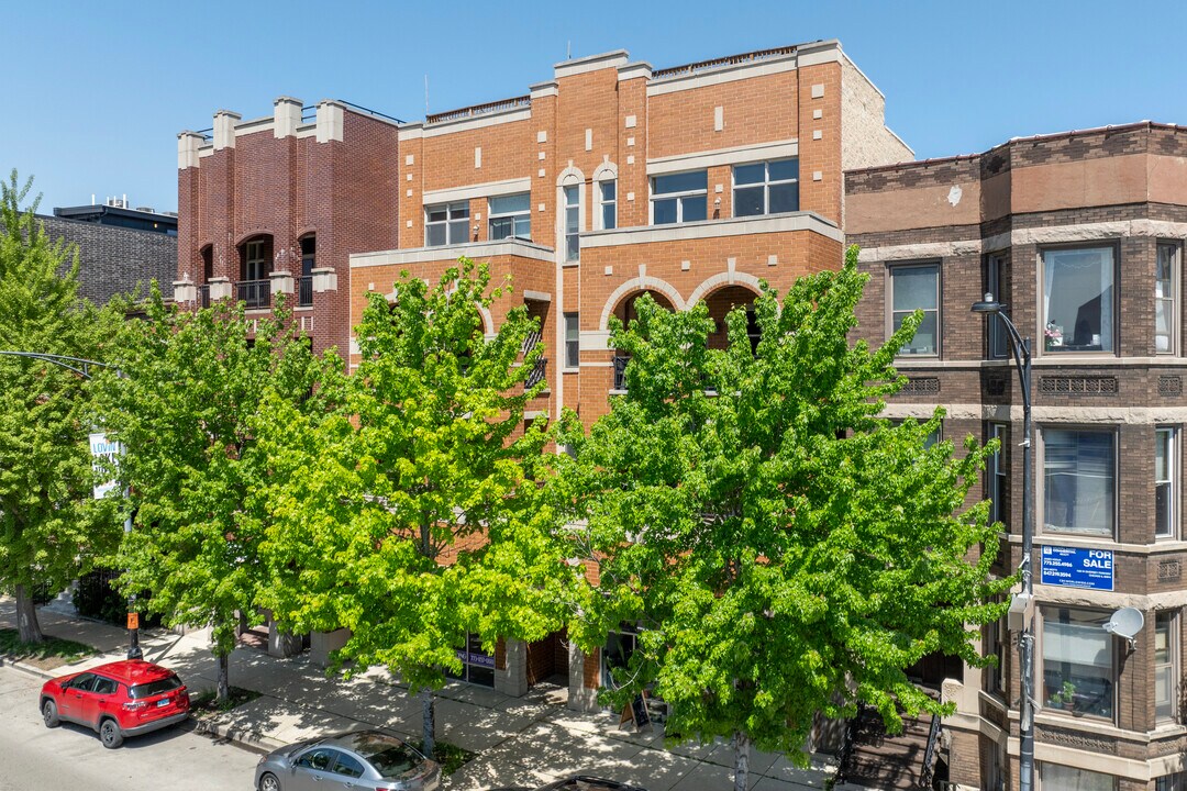 1130-1134 W Diversey Ave in Chicago, IL - Foto de edificio