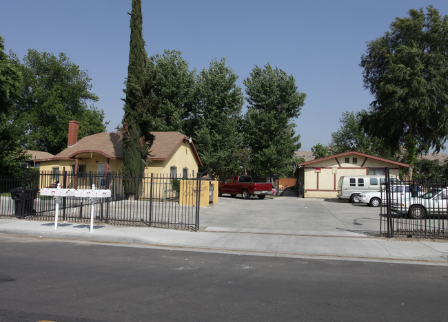 Fort Manor in Jurupa Valley, CA - Building Photo - Building Photo