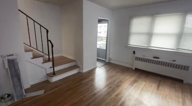 12 College St in Jersey City, NJ - Building Photo - Building Photo