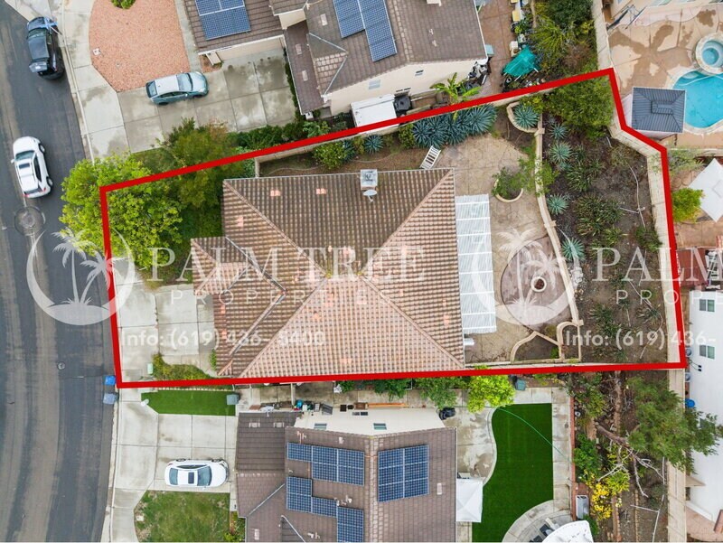 807 Via Bahia in San Marcos, CA - Building Photo