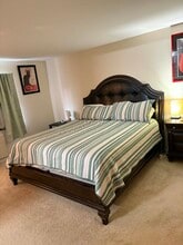 2415 East Ave, Unit 4 in Rochester, NY - Foto de edificio - Building Photo