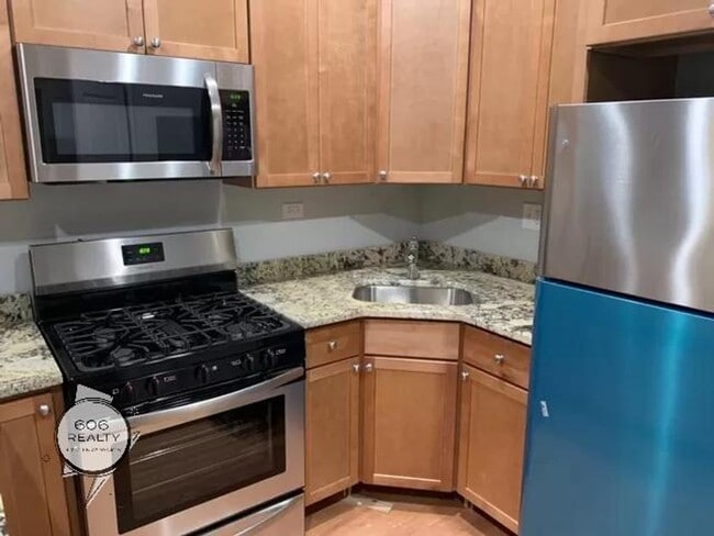 5207 W Belmont Ave in Chicago, IL - Building Photo - Building Photo