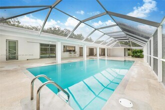 15600 SW 79th Ave in Palmetto Bay, FL - Building Photo - Building Photo