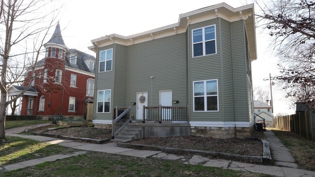 property at 815-815 N 7th St