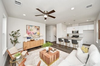 5210 Burress Springs Ln in Houston, TX - Building Photo - Building Photo