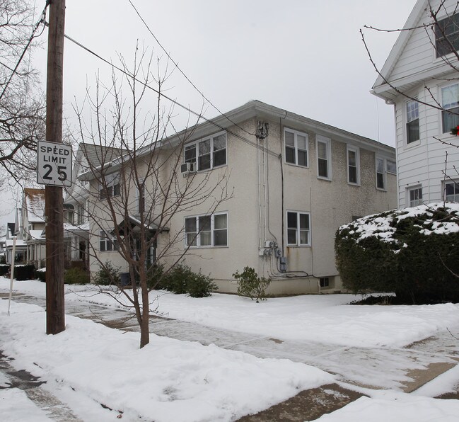 923-925 Taylor Ave in Scranton, PA - Foto de edificio - Building Photo