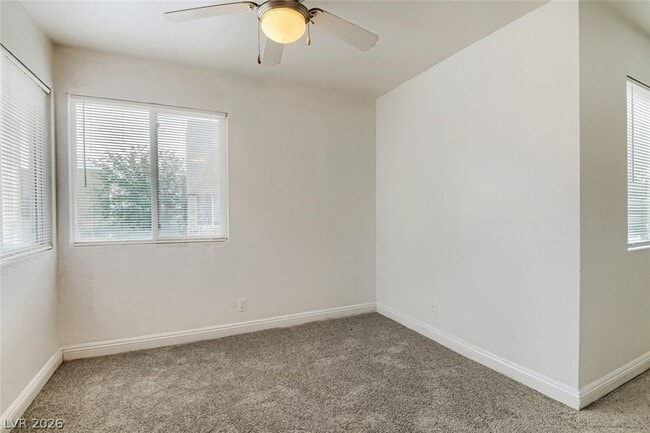 1806 N Decatur Blvd in Las Vegas, NV - Foto de edificio - Building Photo