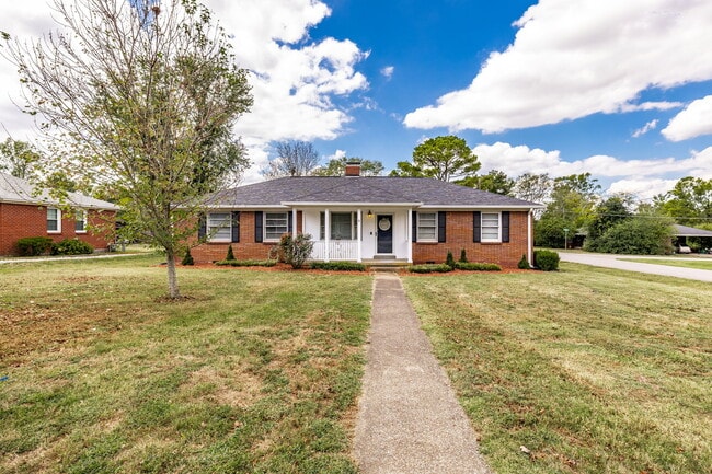 336 Allen Dr in Gallatin, TN - Building Photo - Building Photo
