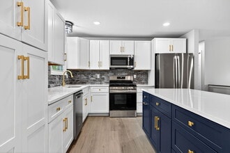 3200 Schaffner Dr in St. Charles, MO - Foto de edificio - Building Photo