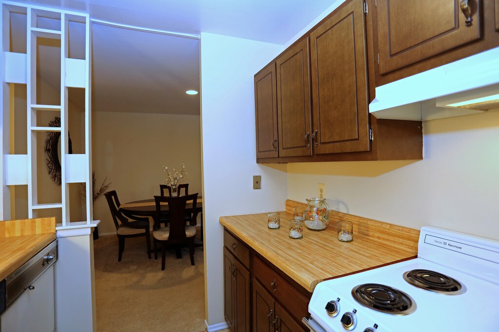 5 Corners Apartments in Timonium, MD