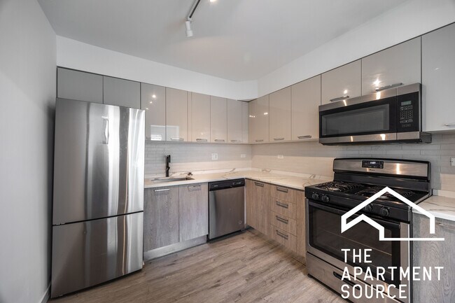 property at 7621 N Sheridan Rd
