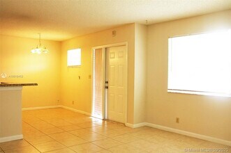 11462 NW 43rd St in Coral Springs, FL - Building Photo - Building Photo