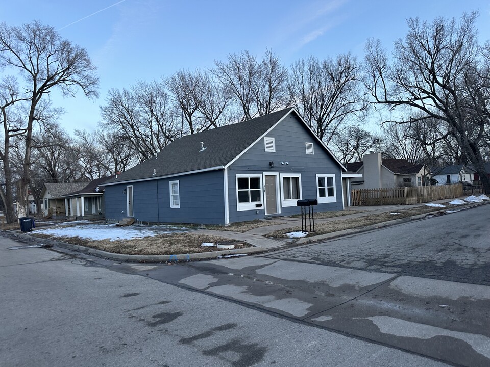 526 N Washington St in El Dorado, KS - Building Photo