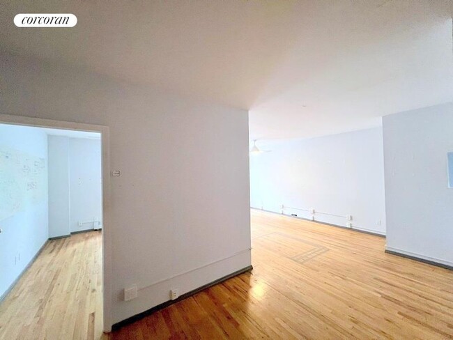 35 Central Park N in New York, NY - Building Photo - Building Photo