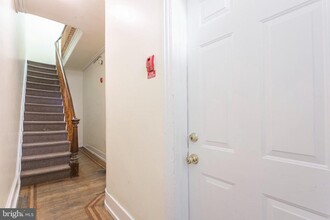 2211 Pine St in Philadelphia, PA - Building Photo - Building Photo