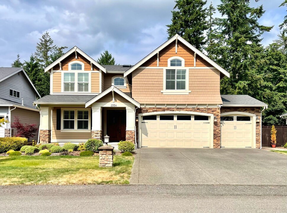 23764 SE 243rd St in Maple Valley, WA - Foto de edificio