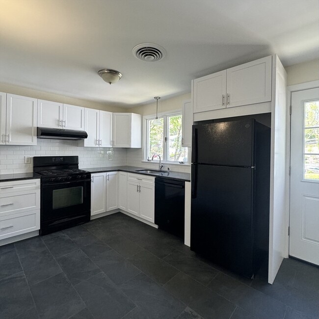 725 VFW Parkway in Boston, MA - Building Photo - Building Photo