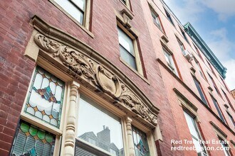 31 Temple St, Unit 1 in Boston, MA - Foto de edificio - Building Photo