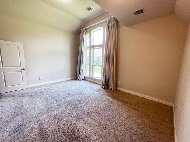 property at 2302 Lost Bridge Ln