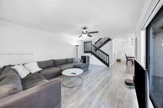 11913 SW 11th Ct in Davie, FL - Building Photo - Building Photo