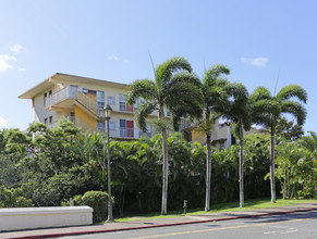 3154 Waialae Ave in Honolulu, HI - Foto de edificio - Building Photo