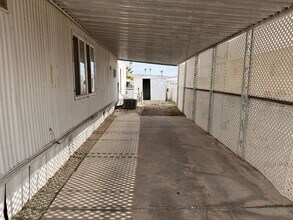 3601 E Wyoming Ave in Las Vegas, NV - Foto de edificio - Building Photo