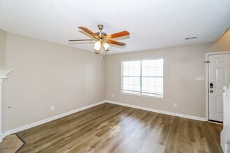 7444 Holly Grove Dr in Olive Branch, MS - Foto de edificio - Building Photo