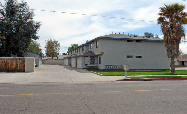 509 E Central Ave in Hemet, CA - Foto de edificio - Building Photo