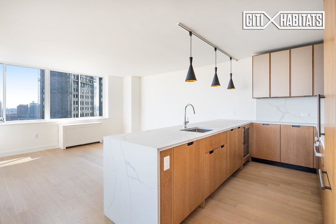 420 E 54th St-Unit -2208 in New York, NY - Building Photo